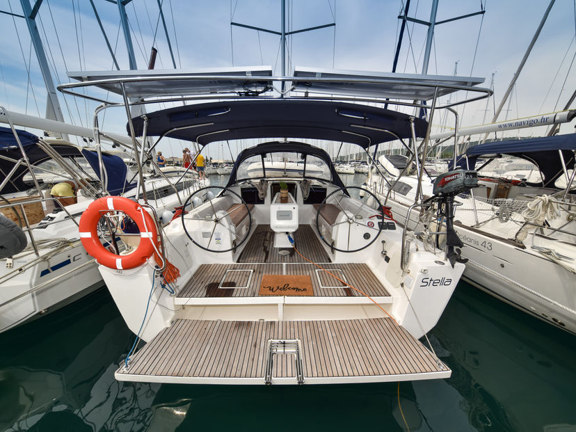 Dufour Yachts GRAND Stella