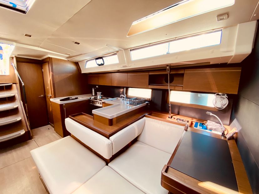 Beneteau OCEANIS 51.1 Vixen (Pax 12) 