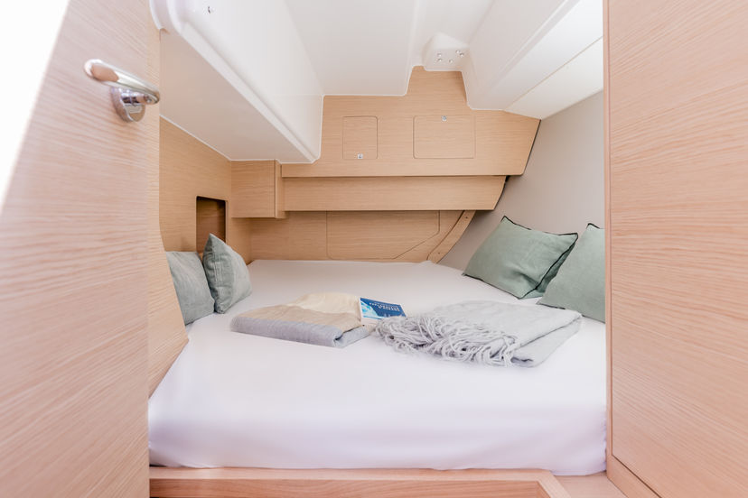 Dufour Yachts 37 Sunsail 37.3 Premium