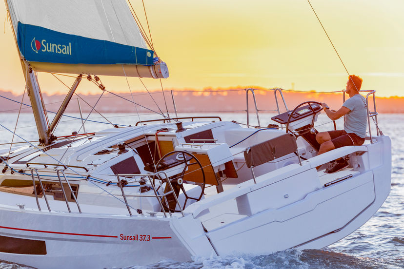 Dufour Yachts 37 Sunsail 37.3 Premium
