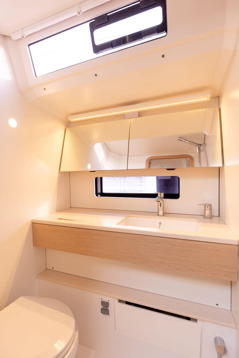 Dufour Yachts 41 Sunsail 41.3 Premium