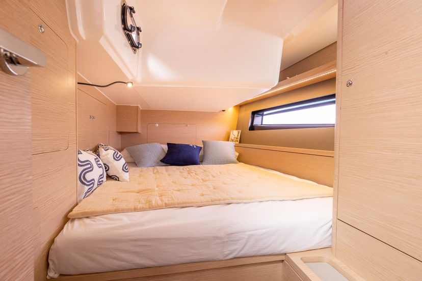 Dufour Yachts 41 Sunsail 41.3 Premium