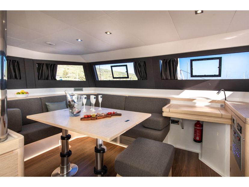 Dufour Yachts AMARA Catamarino