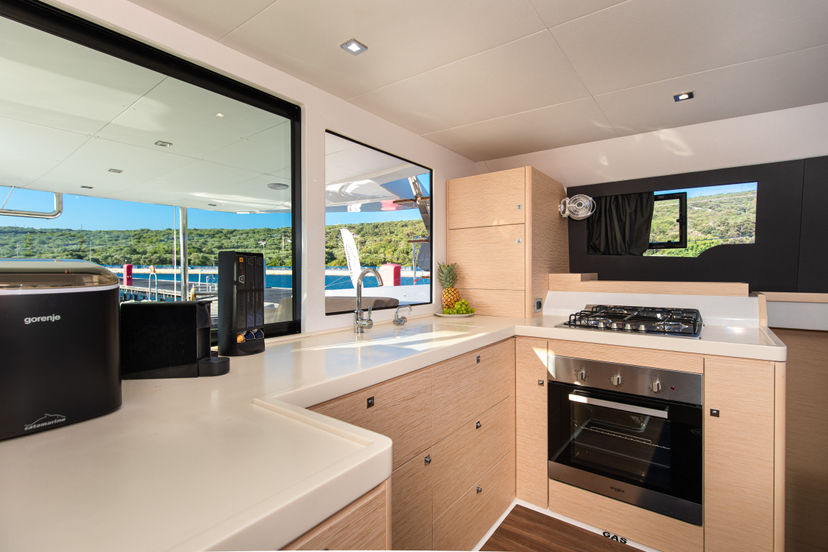 Dufour Yachts AMARA Catamarino