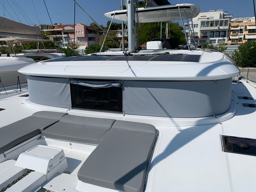 Lagoon 46 Selene | A/C generator watermaker