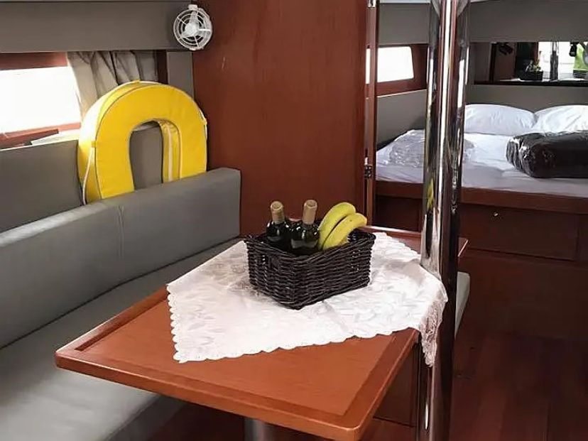 Beneteau 38 Zeus