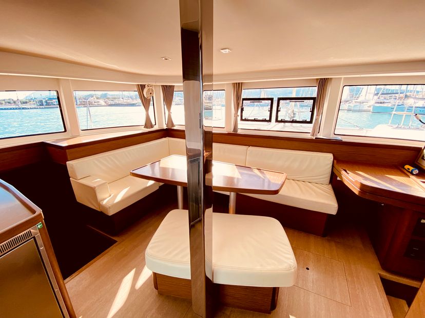 Lagoon 42 Kaiki (Pax 10)