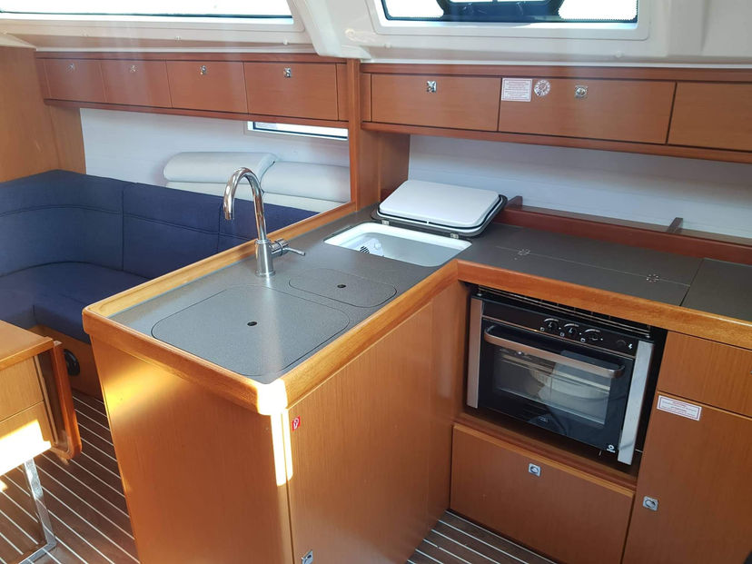 Bavaria Yachtbau 37 Nenemia