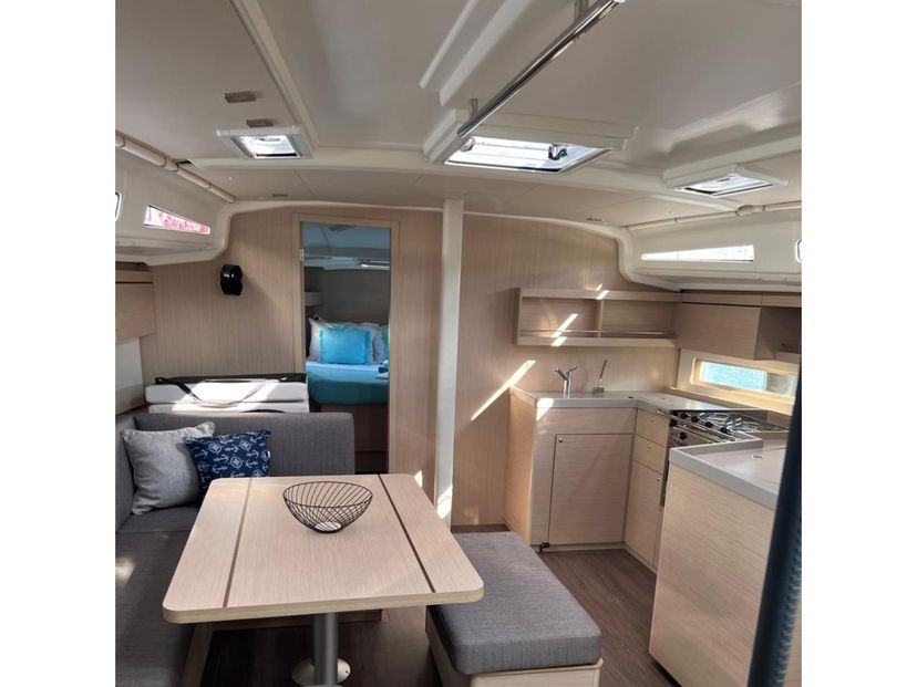 Beneteau 40 Saiph  (Electric Heads, Inverter)