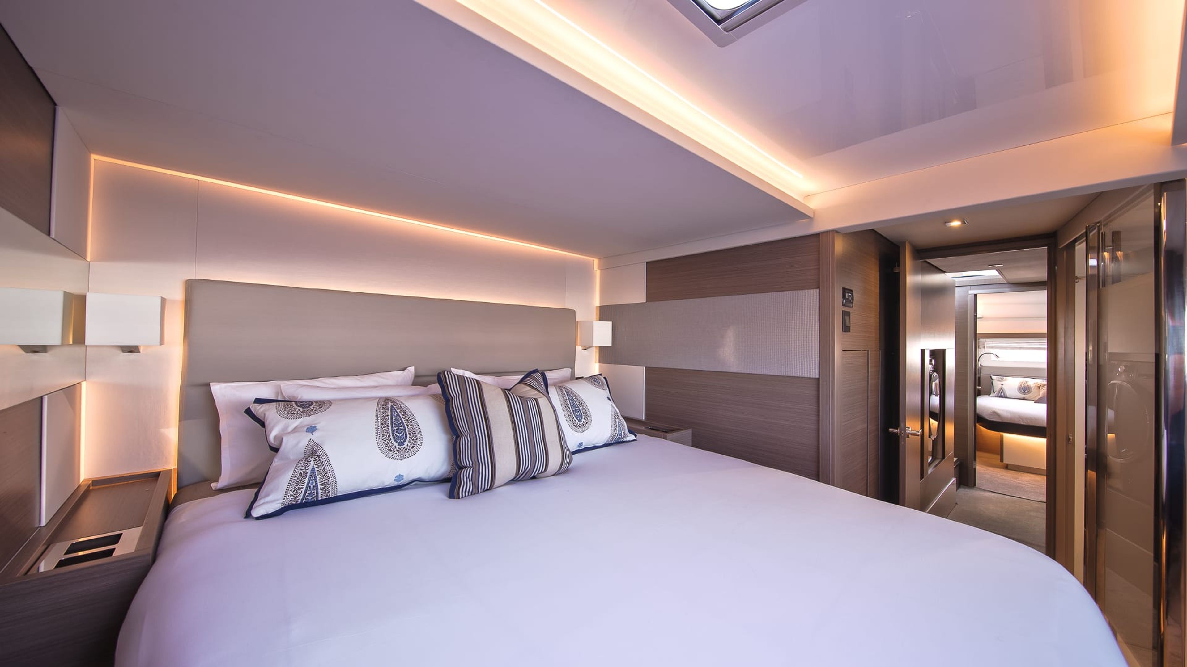 Double Cabin