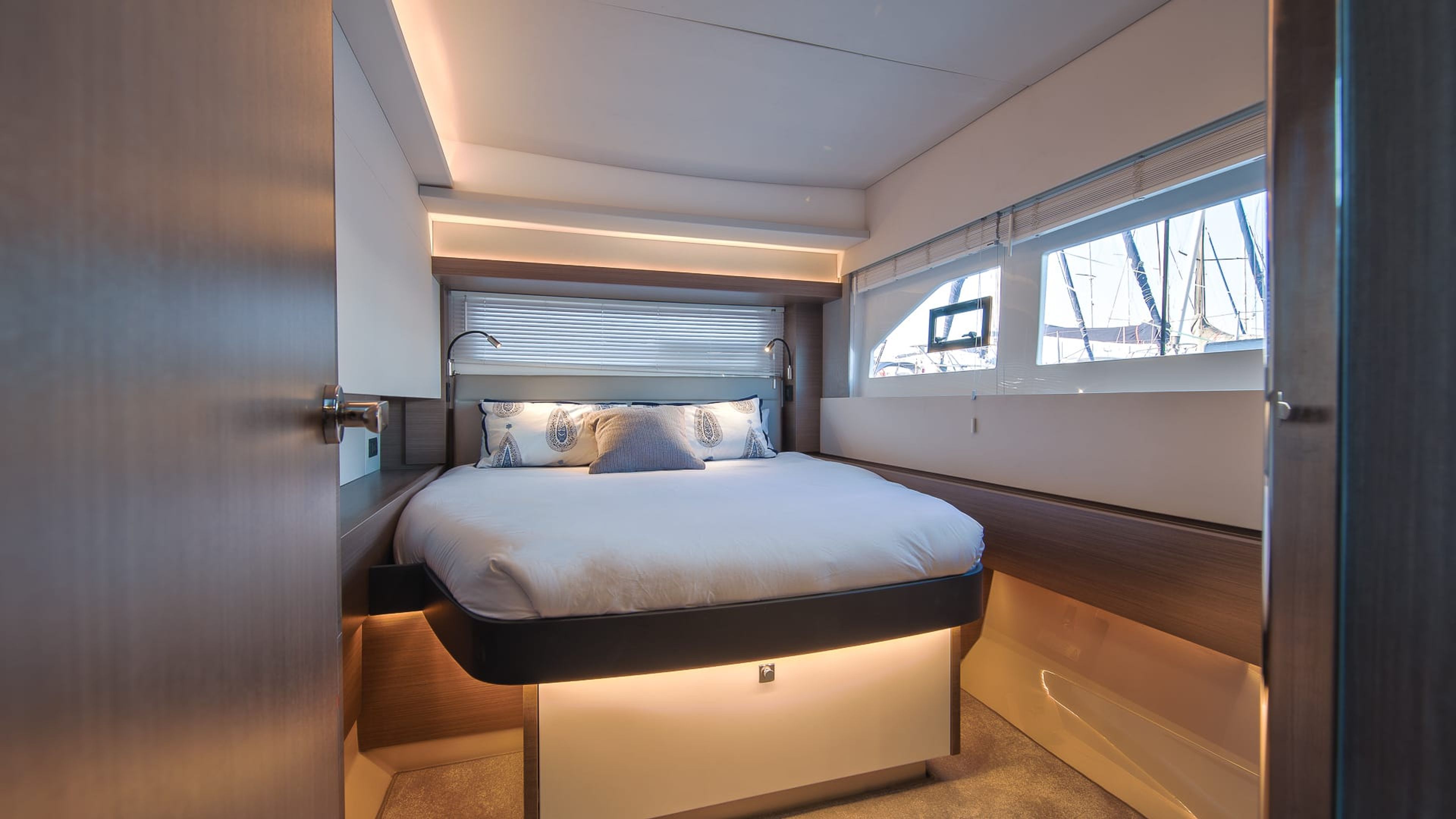 Double Cabin