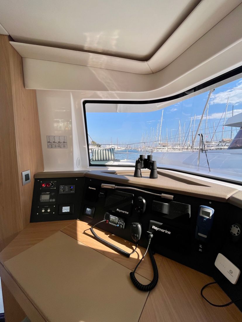 Bali Catamarans 4.6 Romar VI