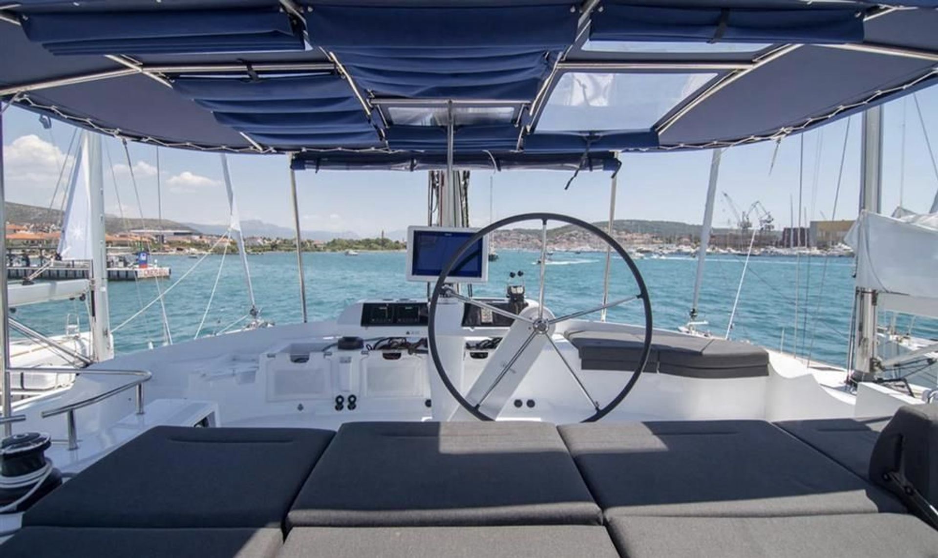 5346641509302755_flybridge.jpg