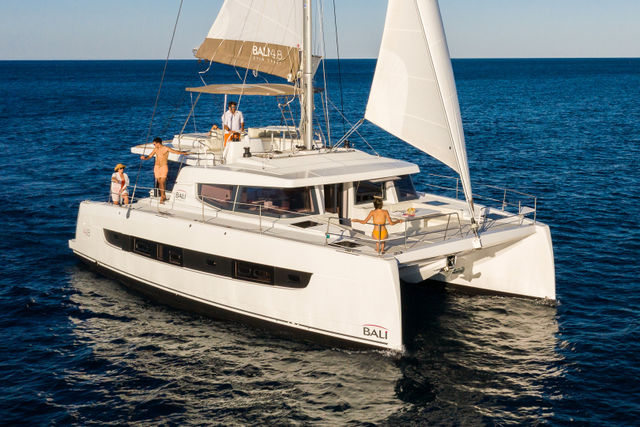 Bali Catamarans 4.8 MARTINON