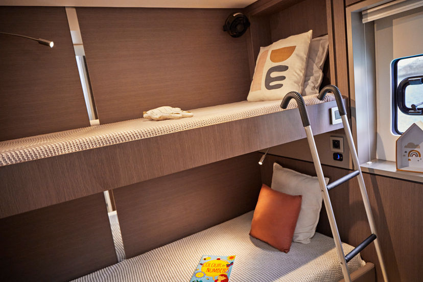 Bali Catamarans 4.8  MARTINON