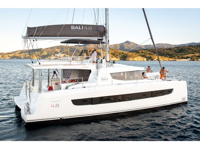 Bali Catamarans 4.8 MARTINON