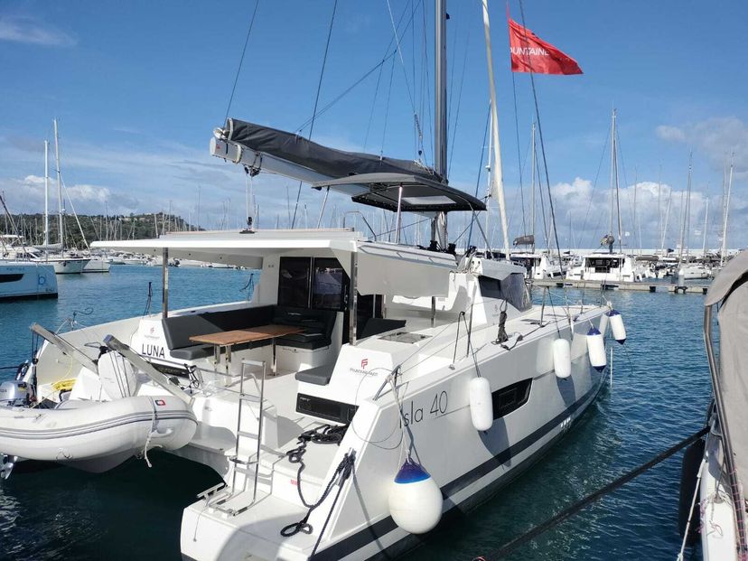 Fountaine Pajot 40 LUNA