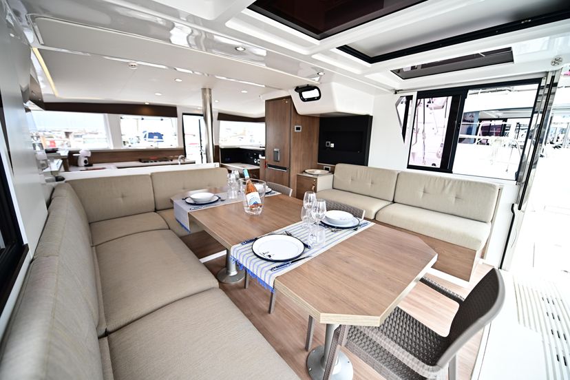 Bali Catamarans 4.2 Blitz