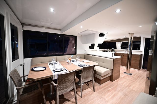 Bali Catamarans 4.2 Res23