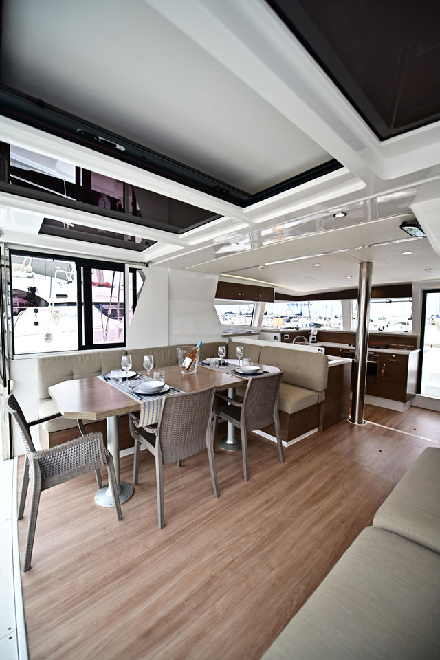 Bali Catamarans 4.2 Res23