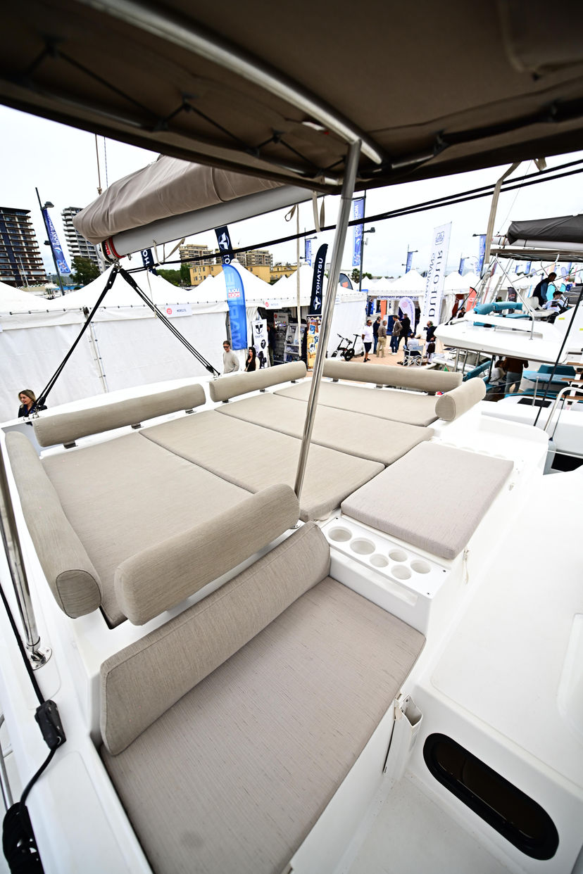 Bali Catamarans CATSPACE Perrito Caliente