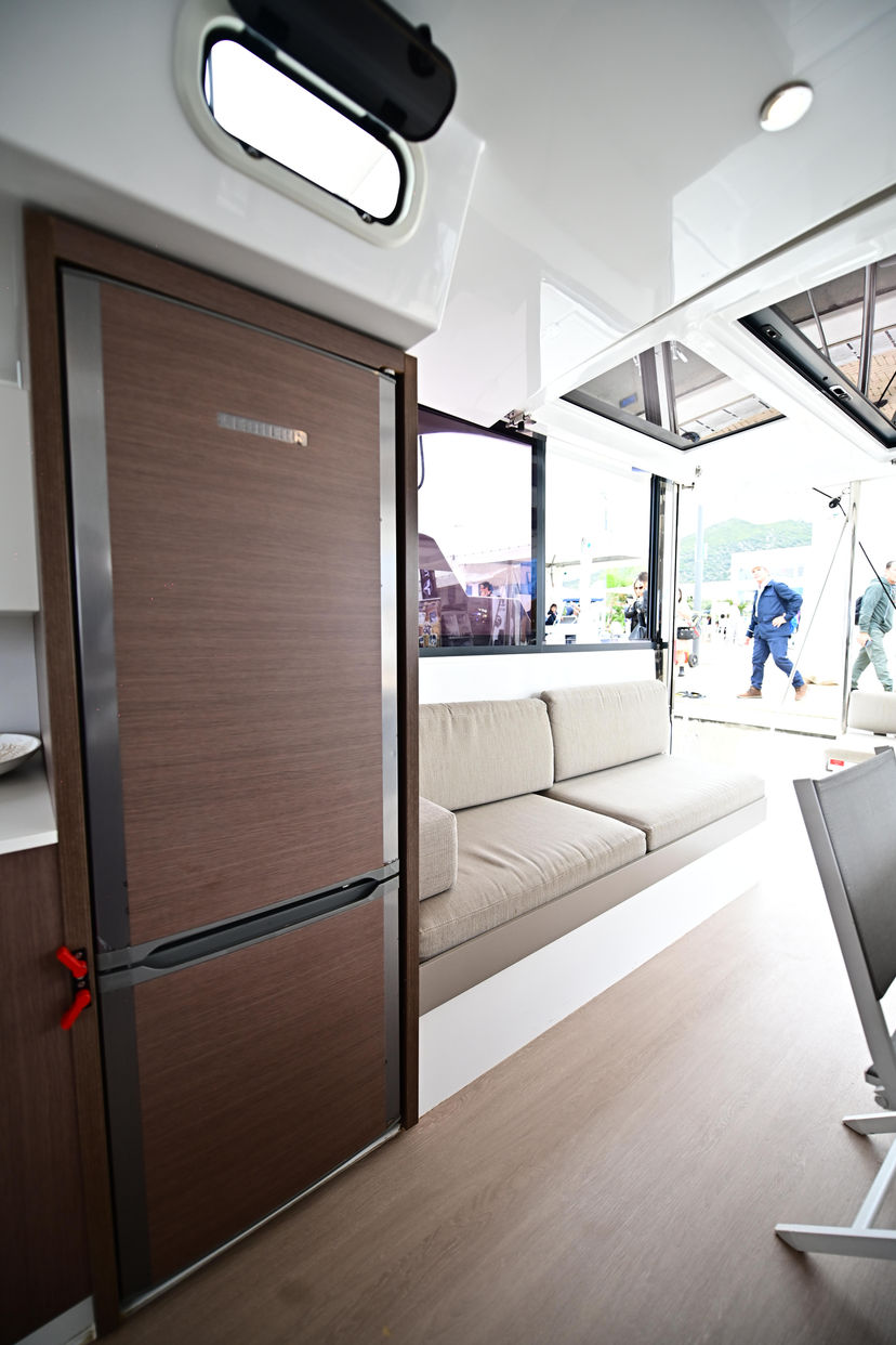 Bali Catamarans CATSPACE Perrito Caliente