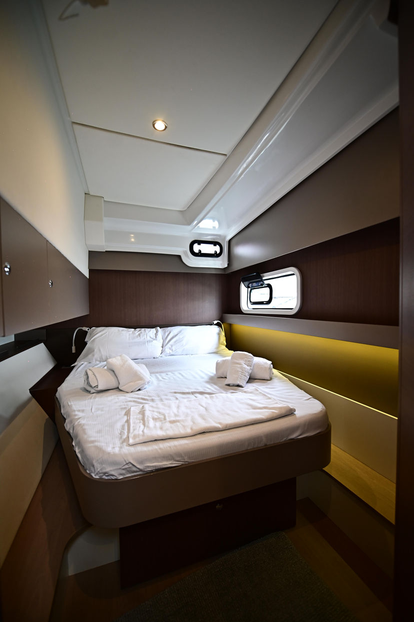 Bali Catamarans CATSPACE Perrito Caliente