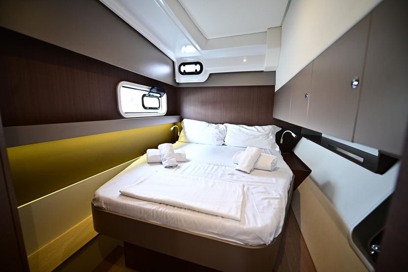 Bali Catamarans CATSPACE Perrito Caliente