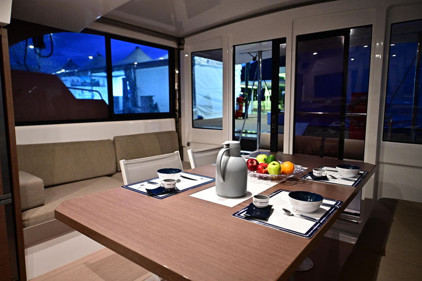 Bali Catamarans CATSPACE Perrito Caliente