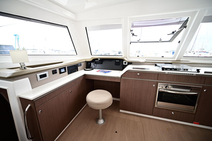 Bali Catamarans CATSPACE Perrito Caliente