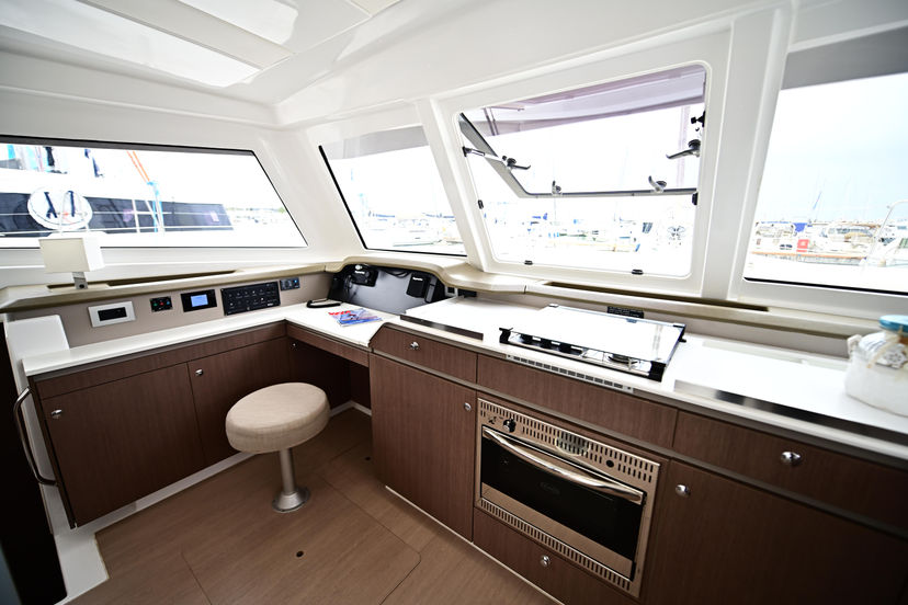 Bali Catamarans CATSPACE Perrito Caliente