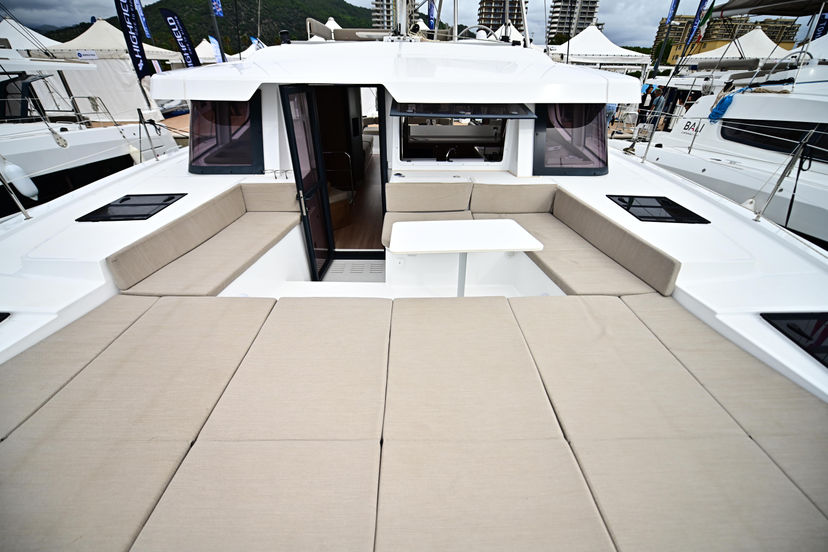 Bali Catamarans 4.4 Grease