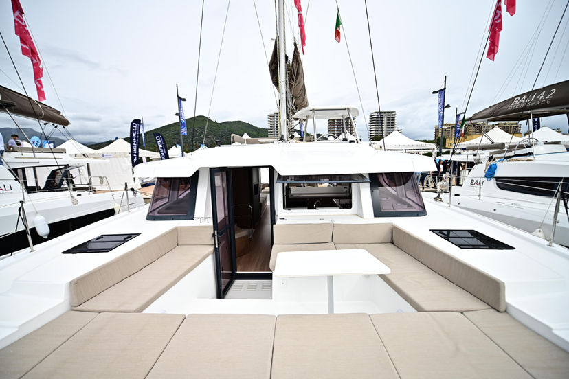 Bali Catamarans 4.4 Grease