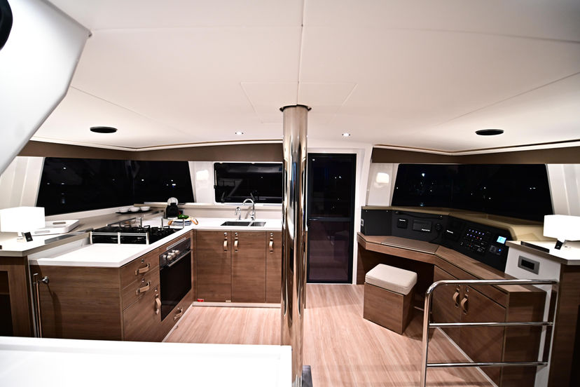 Bali Catamarans 4.4 Grease