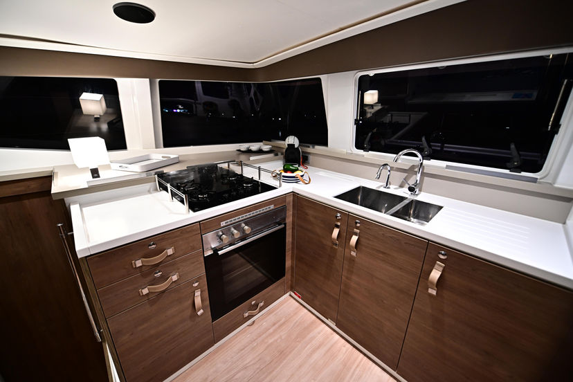 Bali Catamarans 4.4 Grease