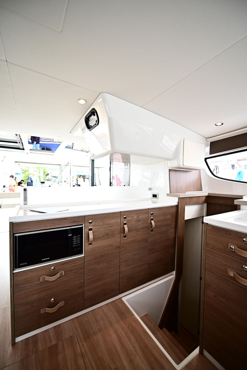 Bali Catamarans 4.4 Grease