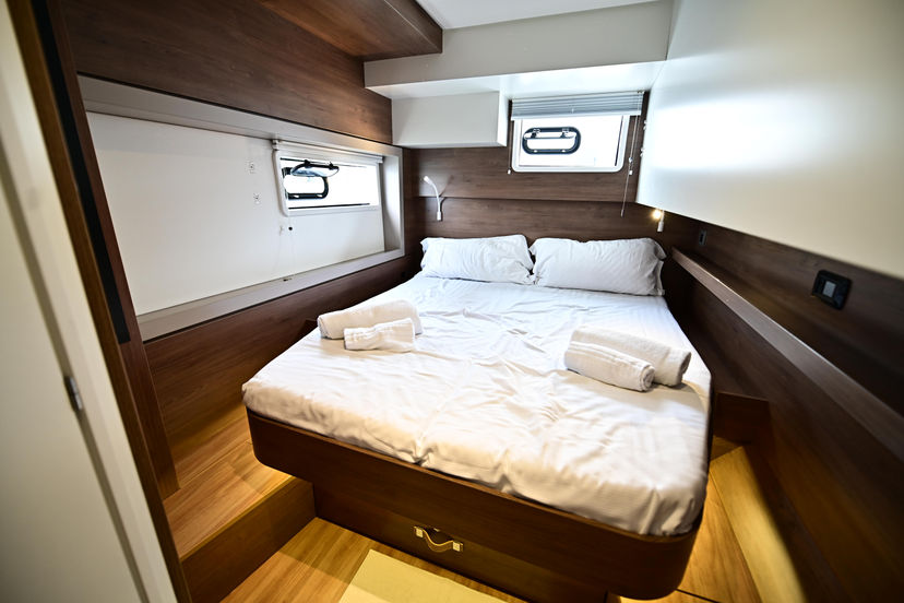Bali Catamarans 4.4 SKYFALL
