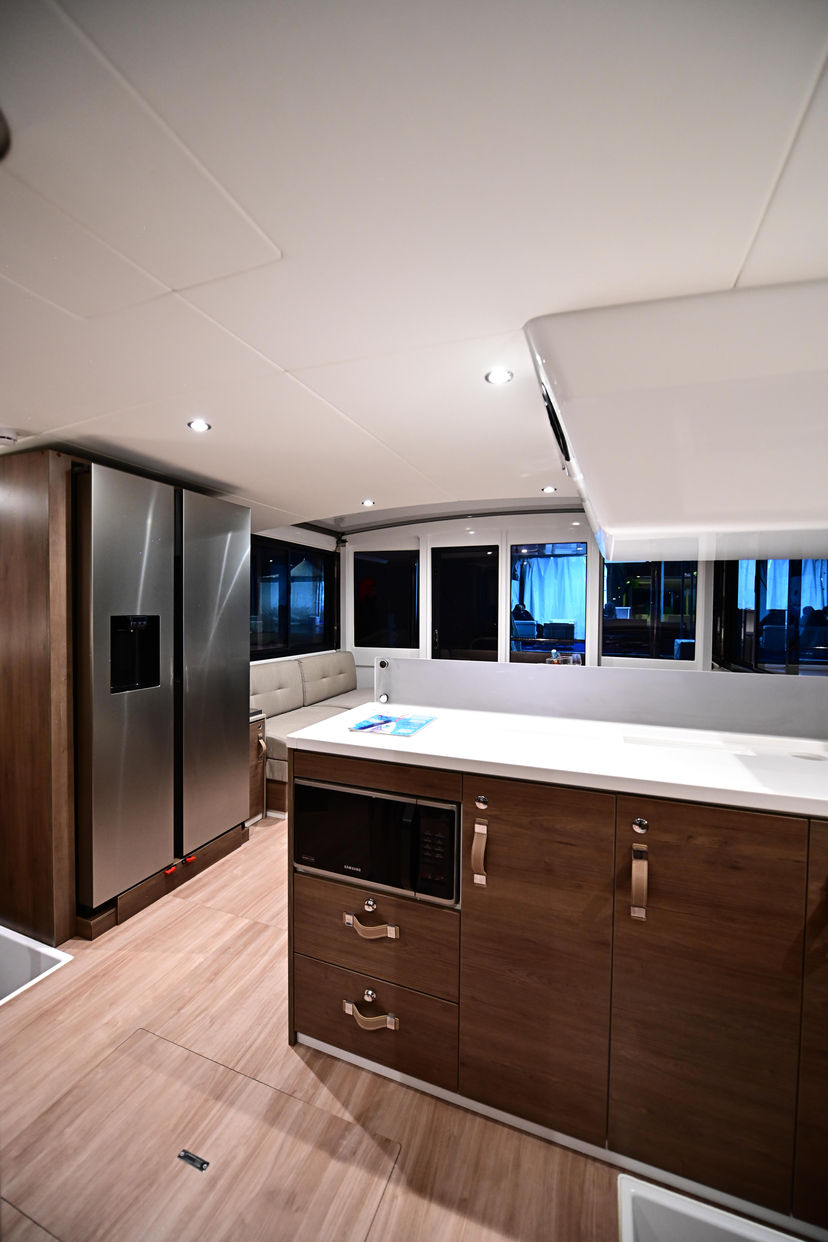 Bali Catamarans 4.4 SKYFALL