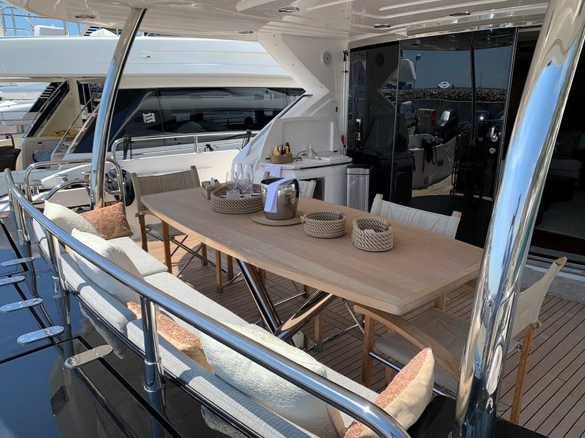 Sunseeker YACHT 88 Shine R