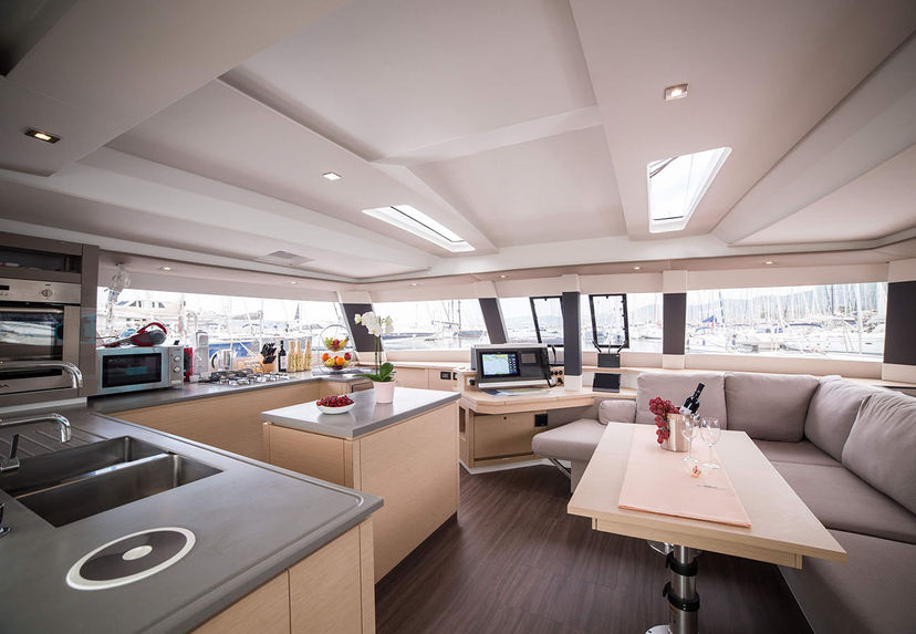 Fountaine Pajot 50 POLYNESY