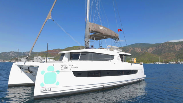 Bali Catamarans 4.8  Taurus