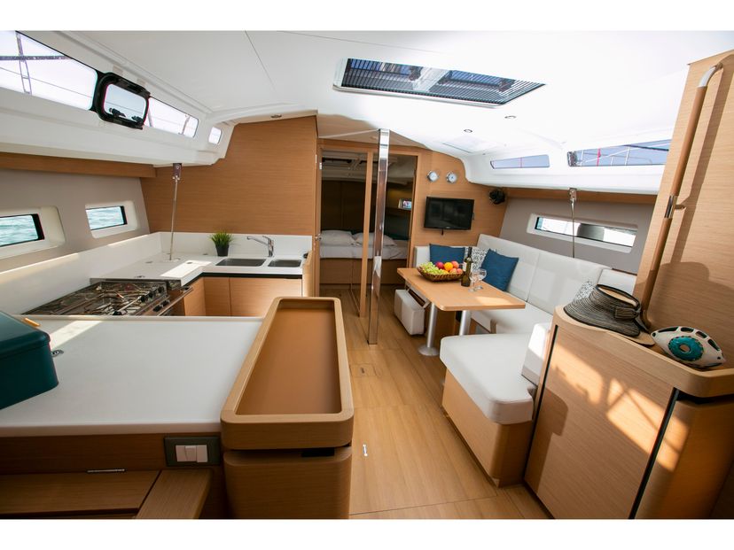 Jeanneau 40 BLACK BIRD