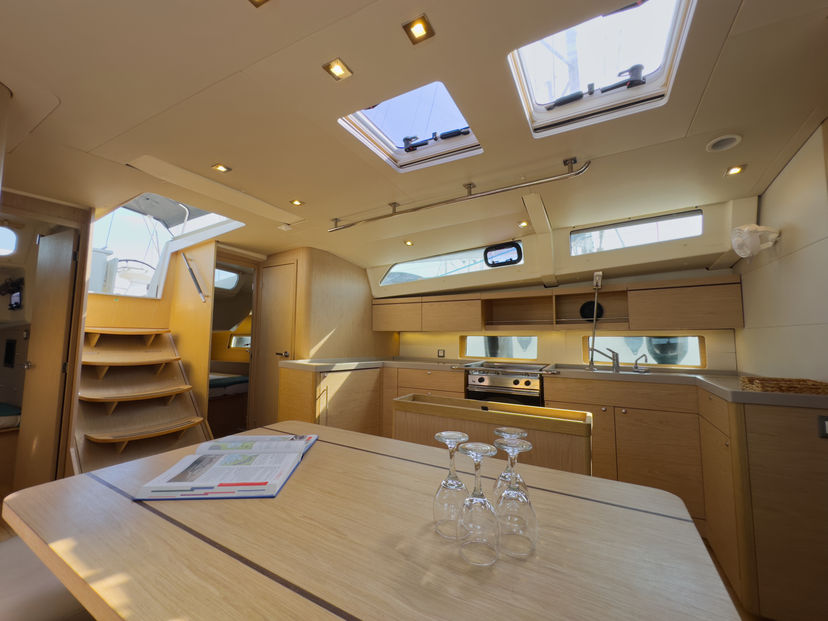 Beneteau OCEANIS 46.1 Sail Away (Refit 2025 - A/C - Electric Heads)