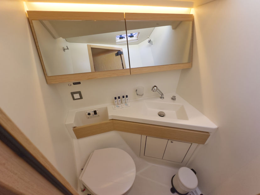 Beneteau OCEANIS 46.1 Sail Away (Refit 2025 - A/C - Electric Heads)
