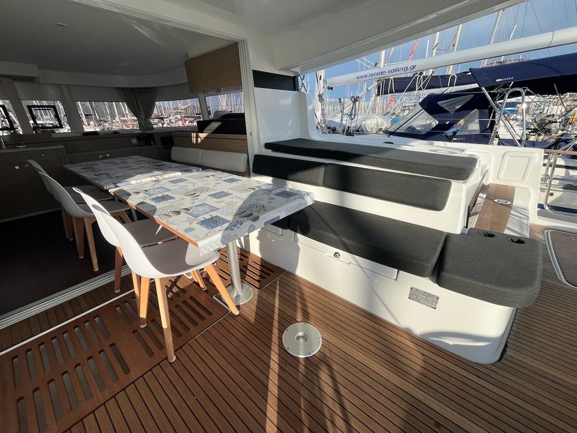 Lagoon 43 Why not 21