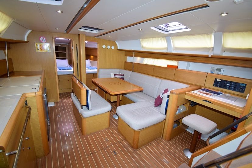 Jeanneau 44 Loki