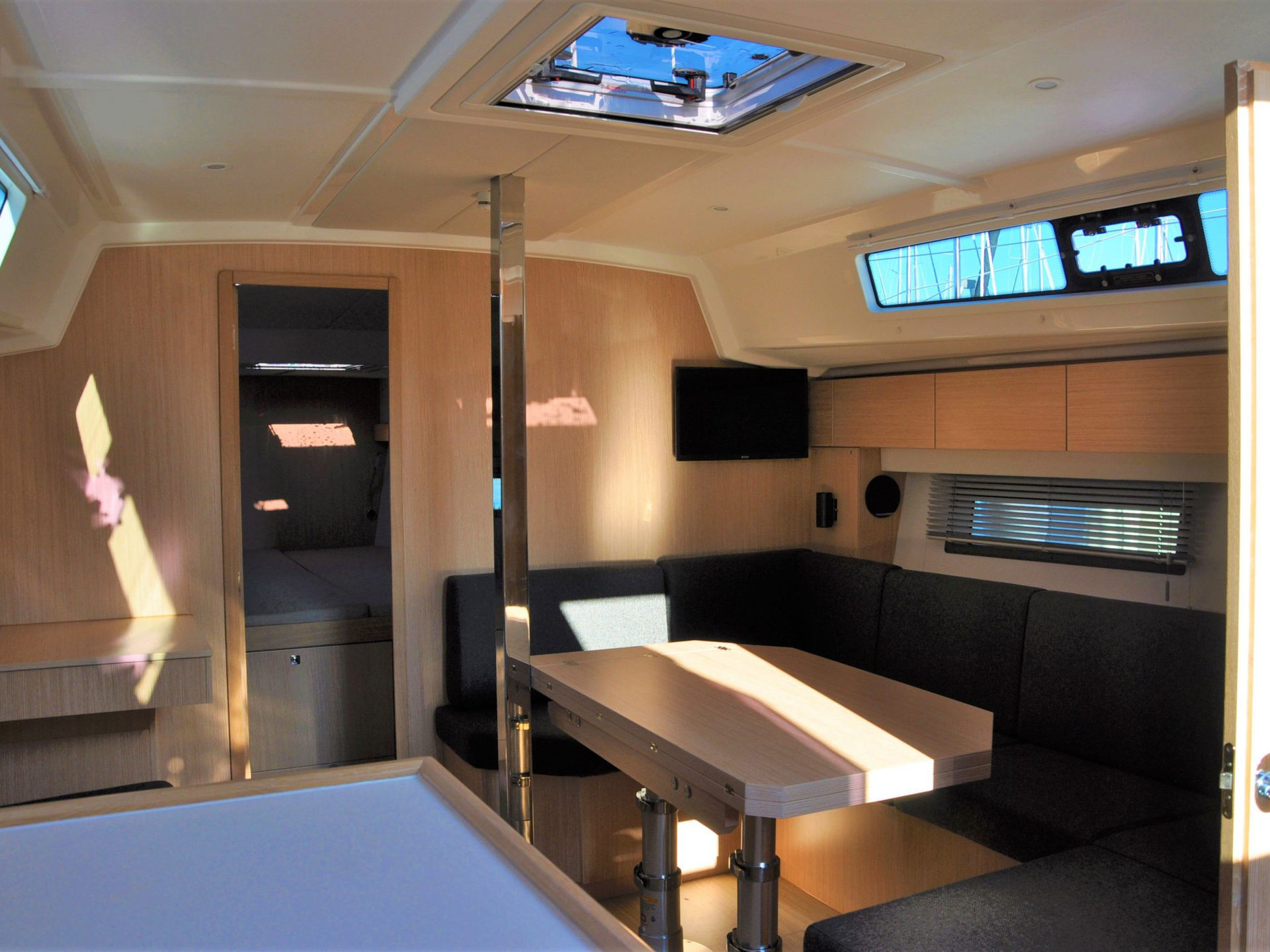 5565745490000100426_Hope_I._interior.jpg