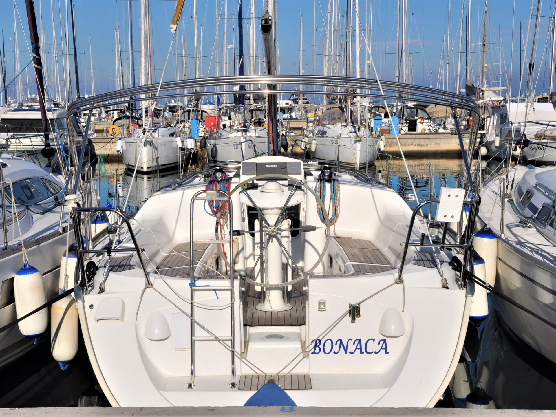 5565759330000100426_Bonaka_main.jpg