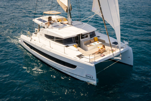 Bali Catamarans 4.2 Loxarel