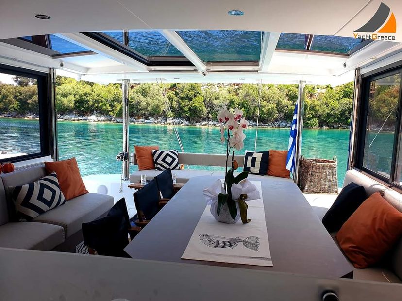 Bali Catamarans 4.6 Ecstasis